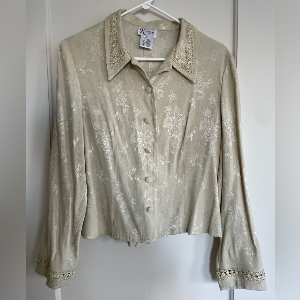 VINTAGE jacquard top with back opening detail